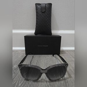 NWOT Authentic Bottega Veneta Black and Gray Sunglasses - Full Set